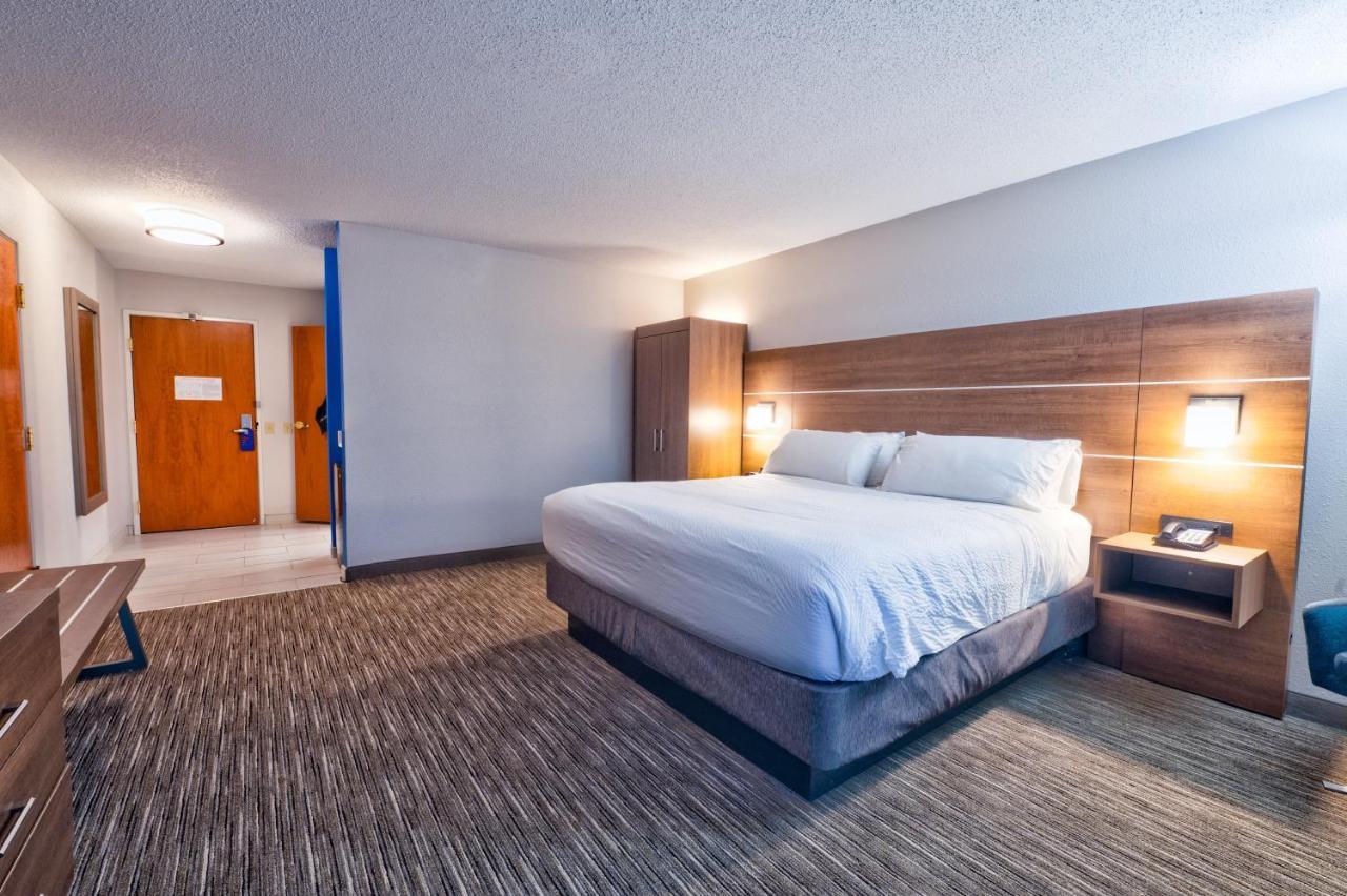 Holiday Inn Express Hotel & Suites Goshen By Ihg Экстерьер фото