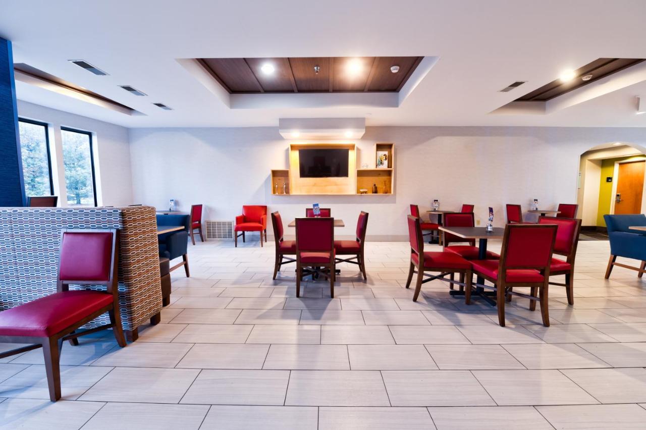 Holiday Inn Express Hotel & Suites Goshen By Ihg Экстерьер фото