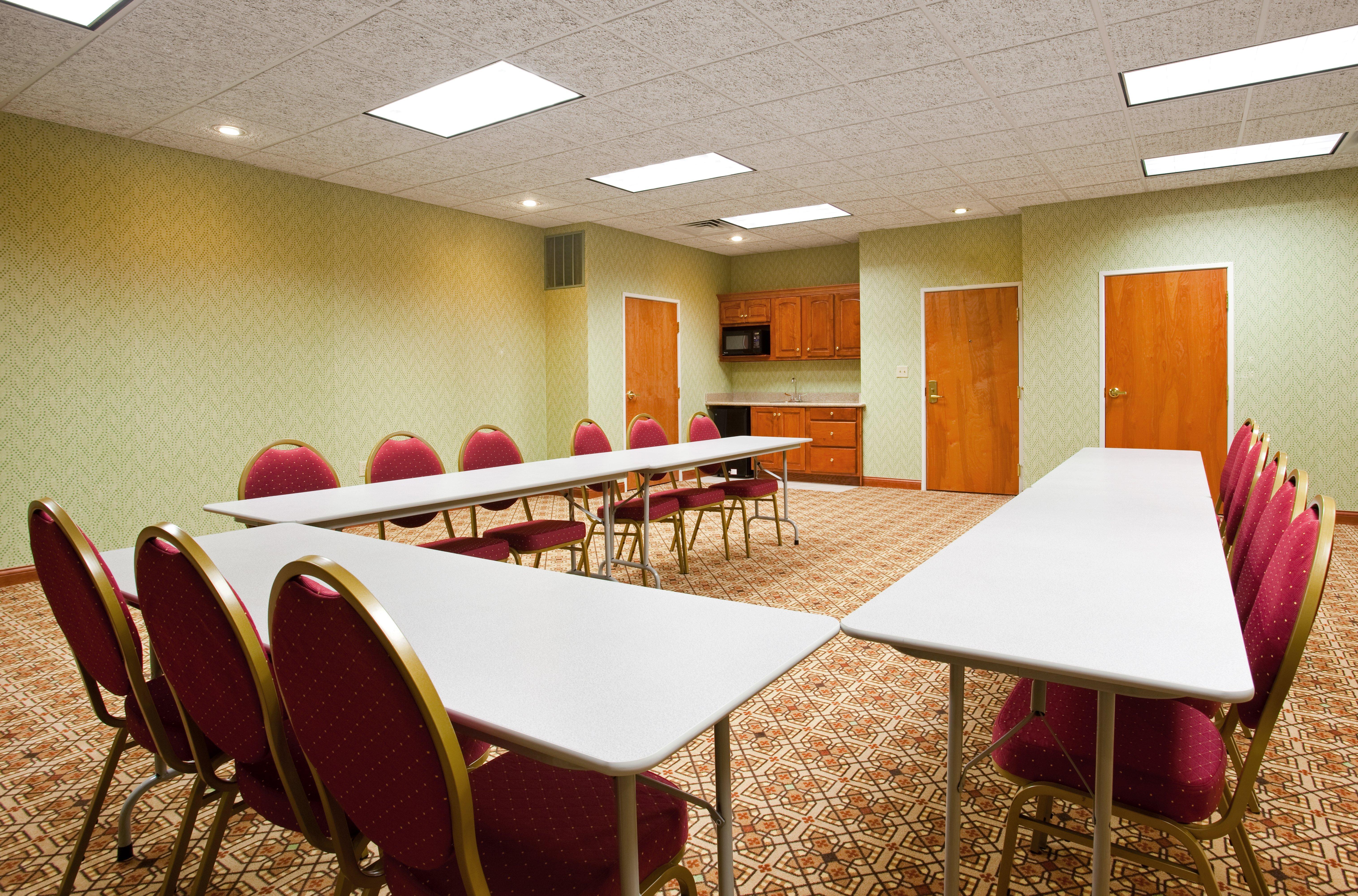 Holiday Inn Express Hotel & Suites Goshen By Ihg Экстерьер фото